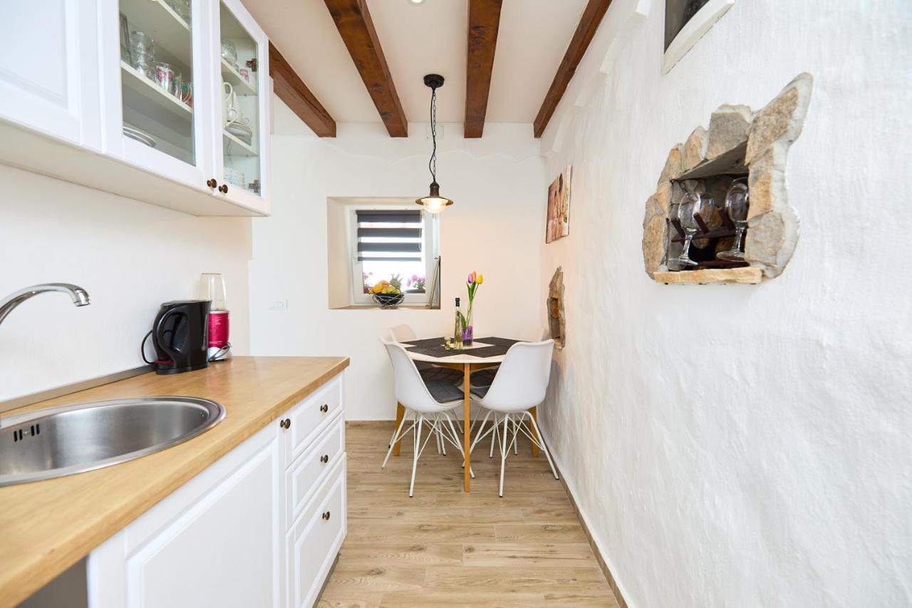 Stone House Biskup Lägenhet Babino Polje Exteriör bild